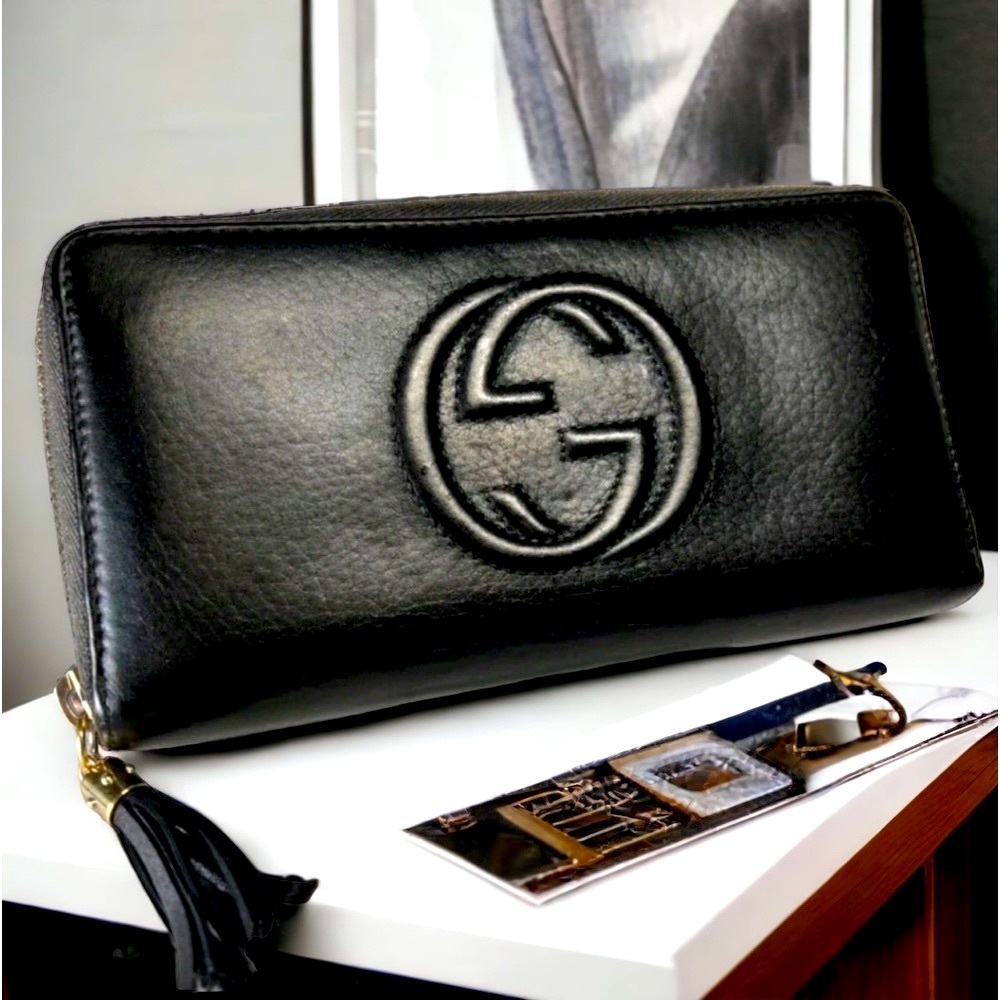 Authentic‼️ Gucci SOHO zippy wallet black Ladies. GG logo.